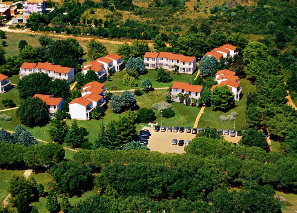 Отель Ai Pini Resort 2*, Медулин - фото 2
