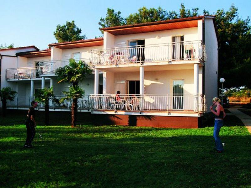 Отель Ai Pini Resort 2*, Медулин - фото 3