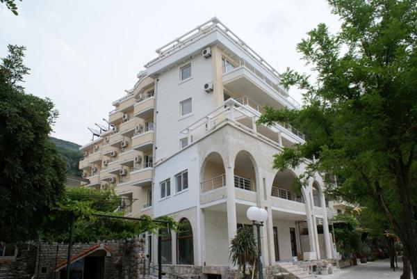 Отель Obala Hotel 3*, Рафаиловичи - фото 3