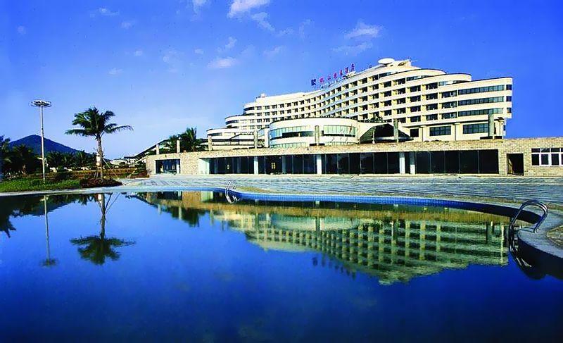 Отель Pearl River Garden Hotel 4*, Санья - фото 1