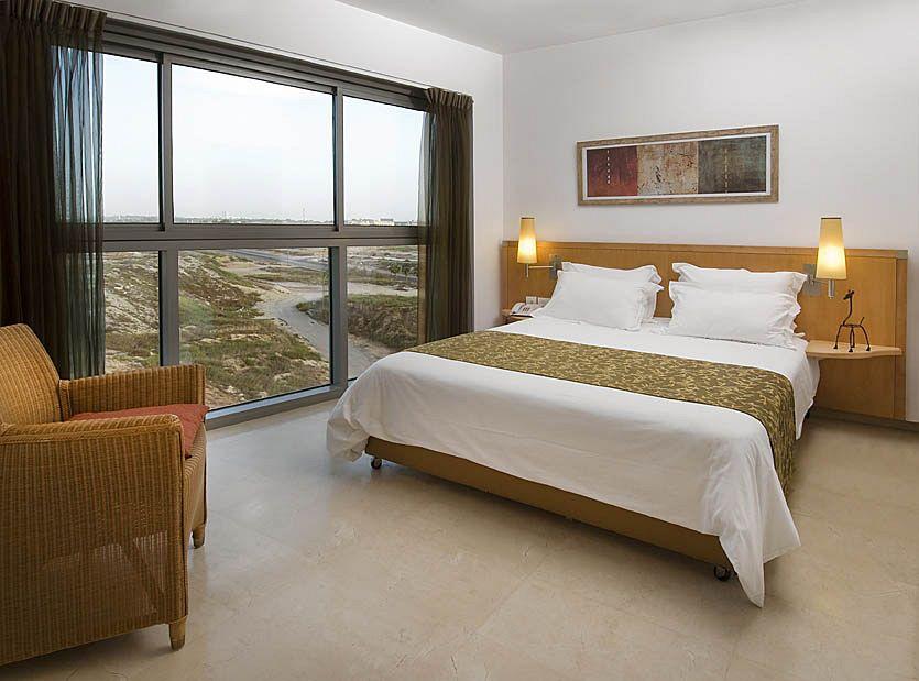 Отель Okeanos Bamarina Suites 4*, Герцлия - фото 6