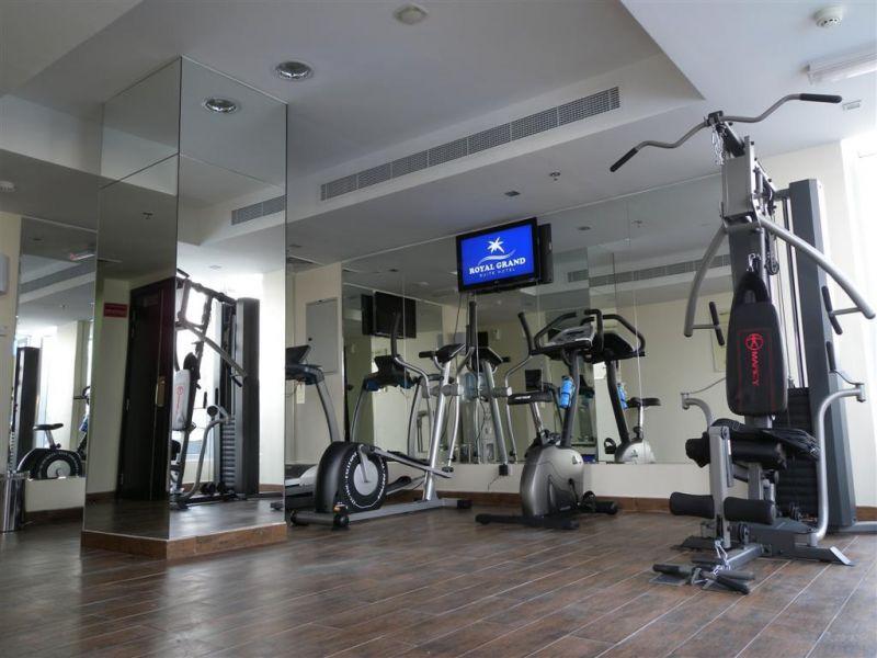 Royal Grand Suite Hotel 4* - смотреть фото 18 Отель Royal Grand Suite Hotel 4*, Шарджа - фото 18