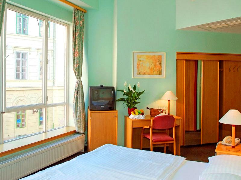 Отель City Hotel Pilvax 3*, Будапешт - фото 7