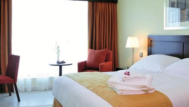 Movenpick Hotel & Apartments Bur Dubai 5* - смотреть фото 7 Отель Movenpick Hotel & Apartments Bur Dubai 5*, Дубаи - фото 7