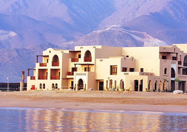 Отель Miramar Al Aqah Fujairah 5*+ Ramada Jumeirah Hotel 4*,  - фото 1