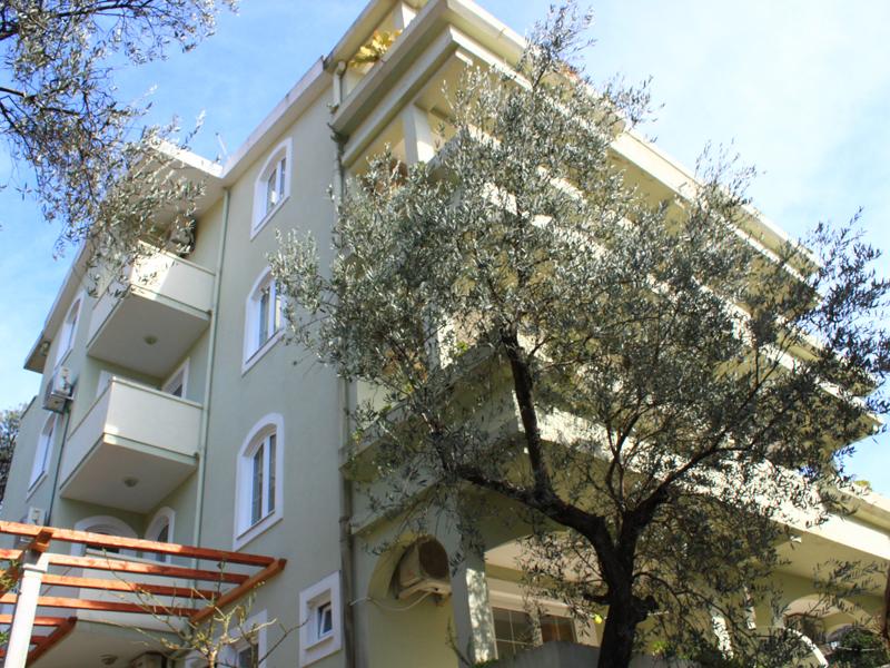 Villa Maja 3* - смотреть фото 1 Отель Villa Maja 3*, Рафаиловичи - фото 1
