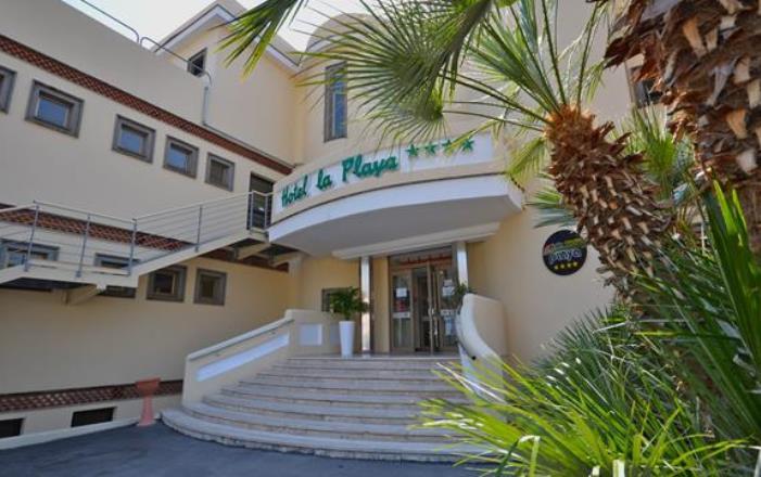 Отель Grand Hotel La Playa 3*, Ривьера-Ди-Улиссе - фото 1