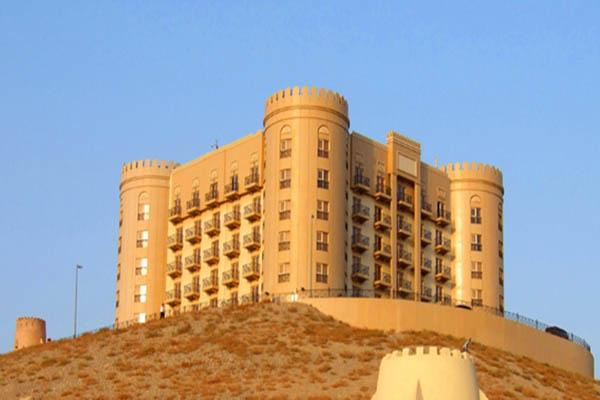 Golden Tulip Khatt Springs Resort & Spa 4* - смотреть фото 1 Отель Golden Tulip Khatt Springs Resort & Spa 4*, Рас Аль Хайма - фото 1