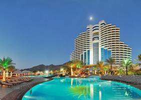 Горящие туры в отель Le Meridien Al Aqah 5*+ Comfort Inn 3*,  ОАЭ
