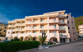 Горящие туры в отель W Grand Hotel 3*, Петровац, 
