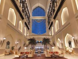 Отель Bab Al Qasr Hotel – подобрать тур Горящие туры в отель Bab Al Qasr Hotel 5*,
