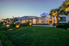 Отель Old Vic Sharm Resort – подобрать тур Горящие туры в отель Old Vic Sharm Resort 4*,
