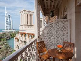 Отель Al Qasr - Madinat Jumeirah – подобрать тур Горящие туры в отель Al Qasr - Madinat Jumeirah 5*,